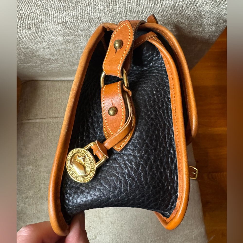 Dooney & Bourke - VINTAGE Black Messenger Bag Excellent Condition - Made In USA - Picture 6 of 9